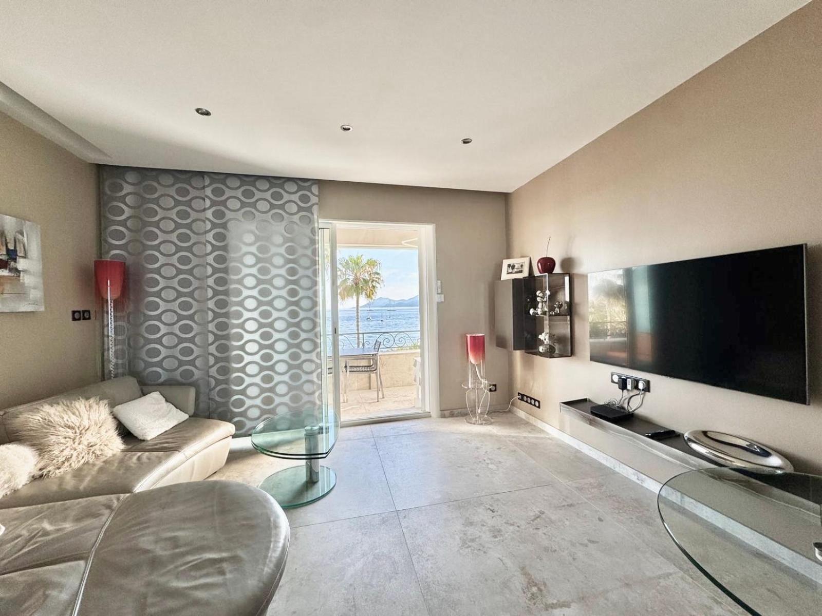 1-bedroom With Balcony And Sea View On La Croisette